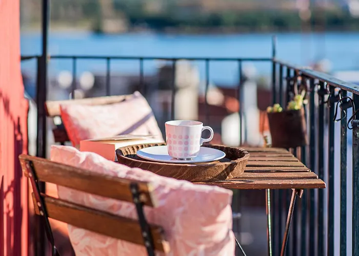 Viana Rooftop House - Apartment In The Historic Center With River View