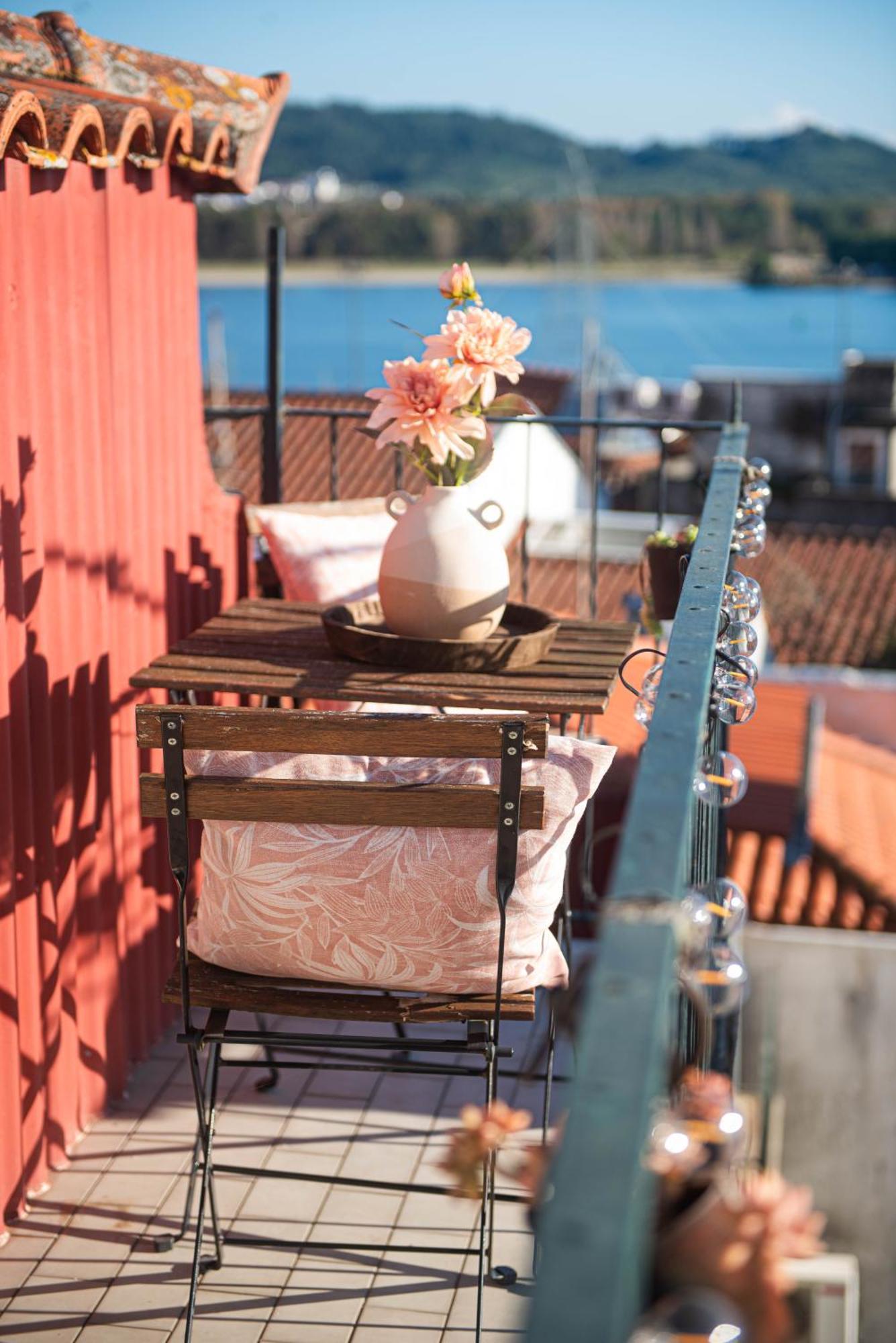 Apartment Viana Rooftop House - In The Historic Center With River View *